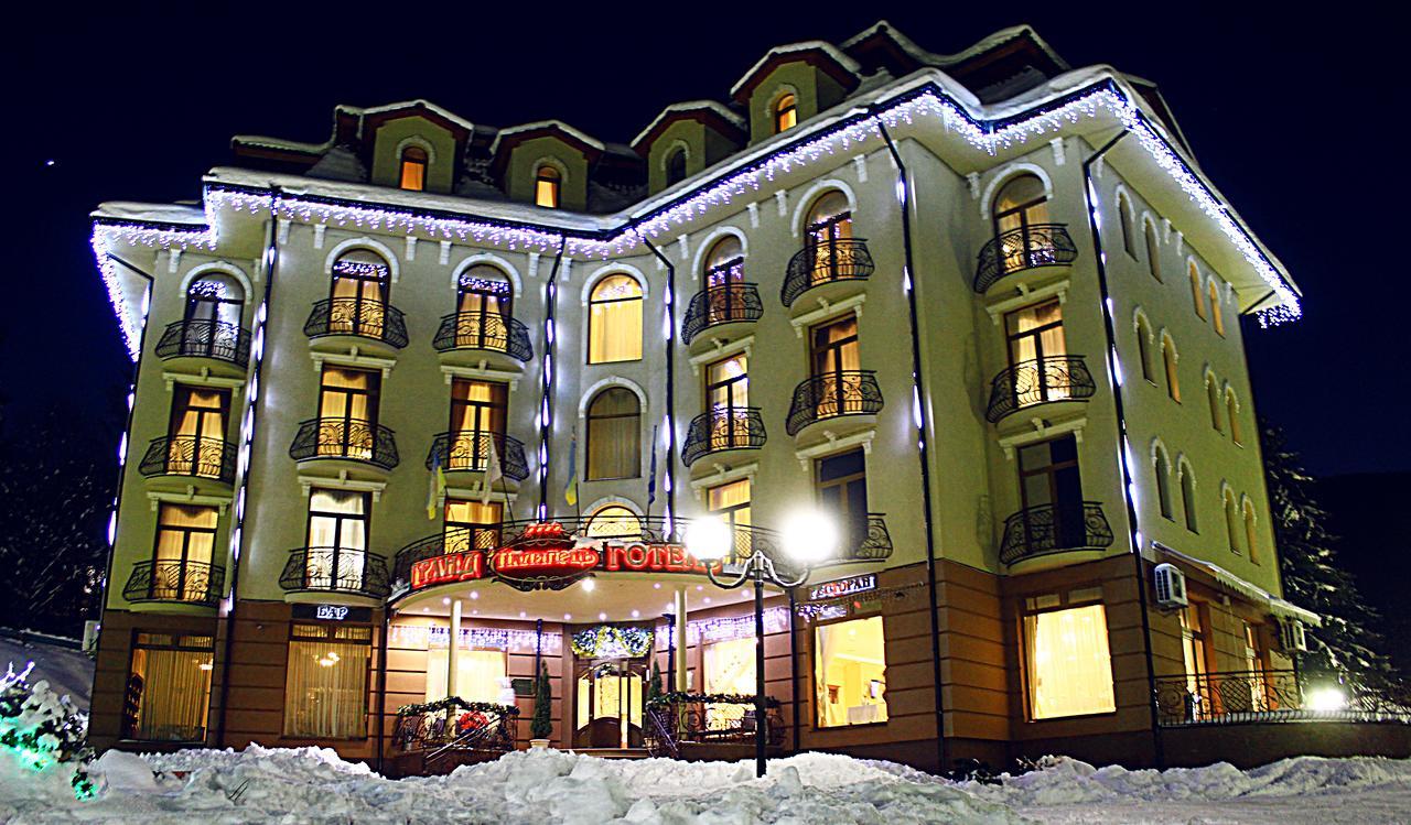 Grand Hotel Pylypets Pilipets Exteriér fotografie